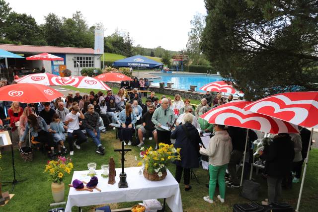 Freiluftgottesdienst im Hilsbad Hohenbüchen