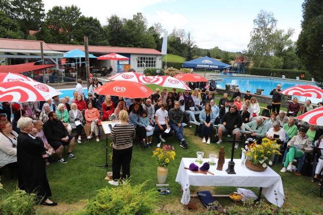 Freiluftgottesdienst im Hilsbad Hohenbüchen