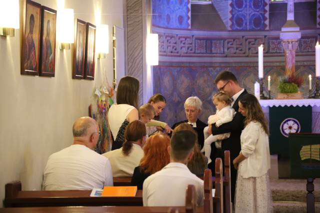 Taufe von Luisa Grunwald in der St. Franziskuskirche