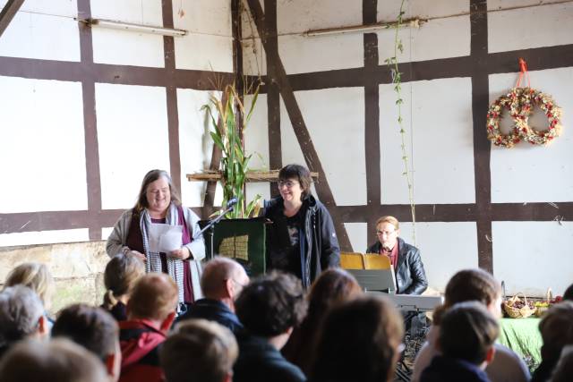 Ökumenisches Erntedankfest im Reitstall