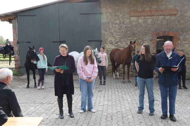 Ökumenisches Erntedankfest im Reitstall