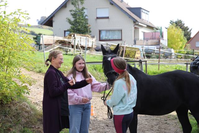 Ökumenisches Erntedankfest im Reitstall